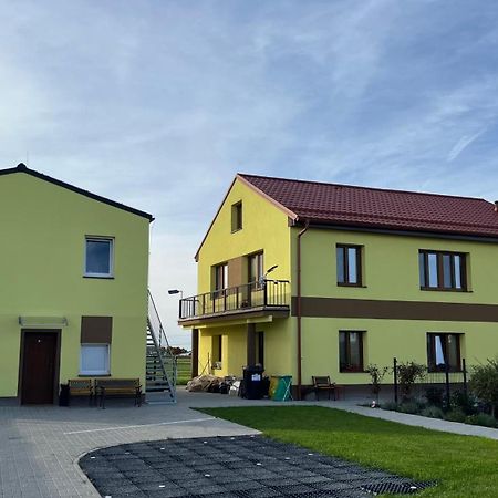 Apartment Golden Prague 78 Vestec  Bagian luar foto