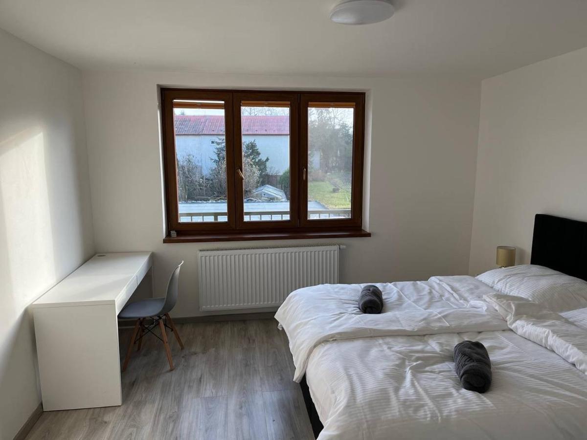 Apartment Golden Prague 78 Vestec  Bagian luar foto