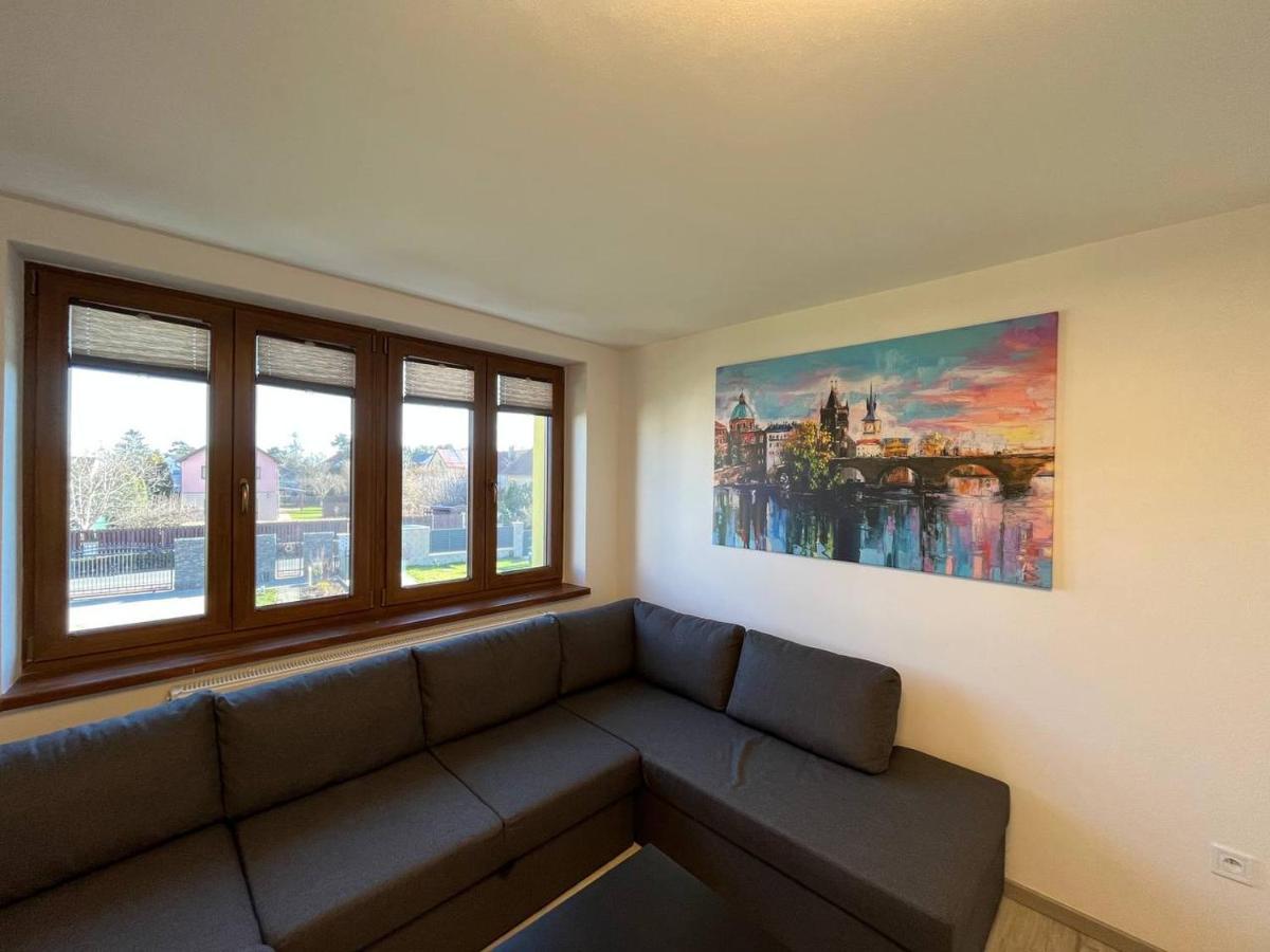 Apartment Golden Prague 78 Vestec  Bagian luar foto