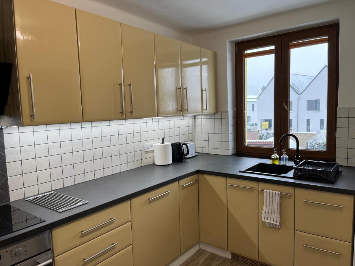 Apartment Golden Prague 78 Vestec  Bagian luar foto