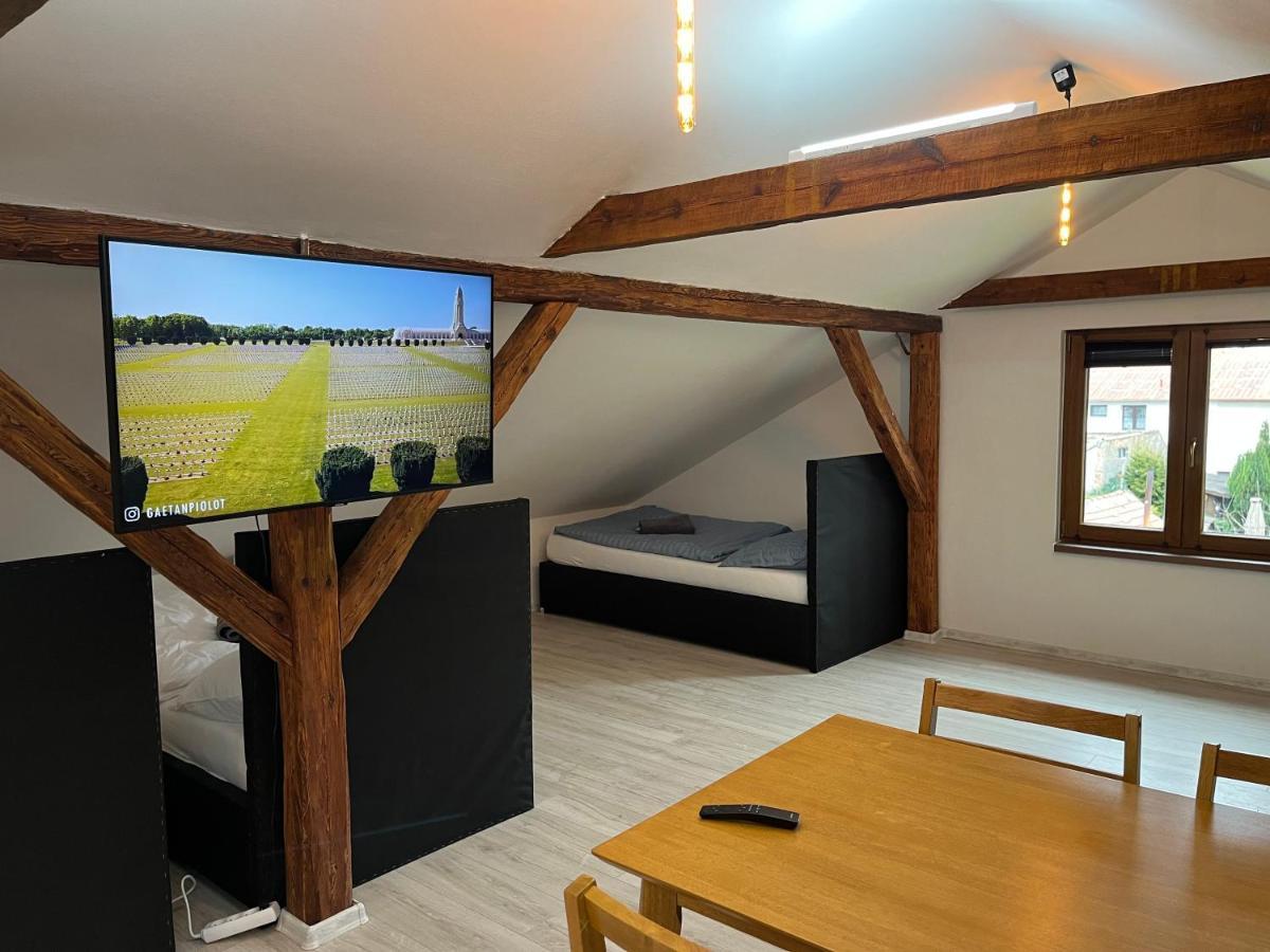 Apartment Golden Prague 78 Vestec  Bagian luar foto