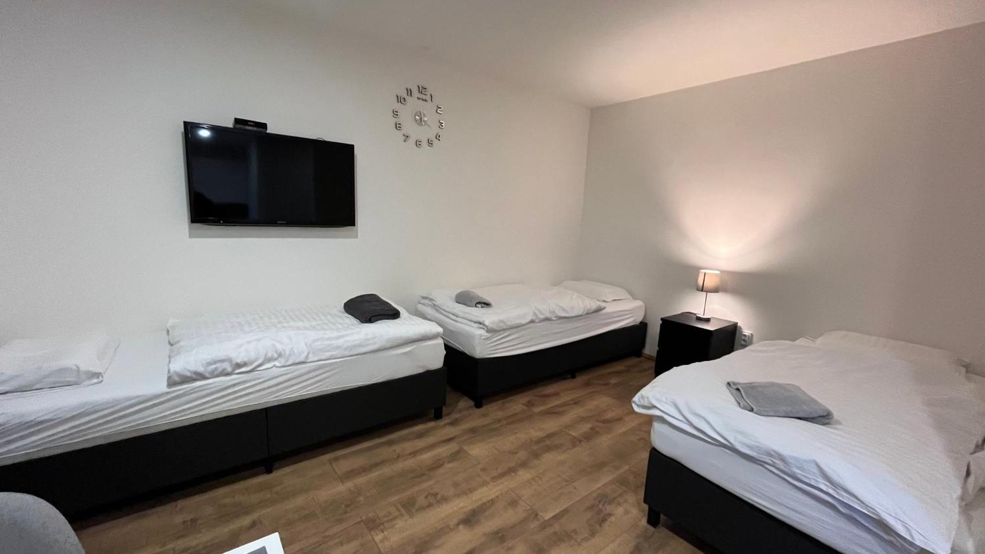 Apartment Golden Prague 78 Vestec  Bagian luar foto