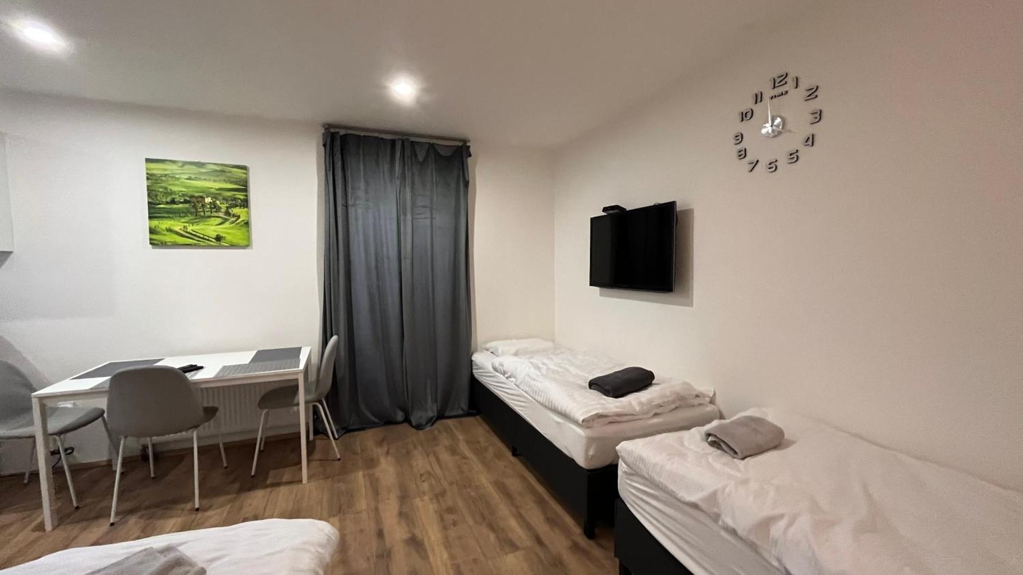 Apartment Golden Prague 78 Vestec  Bagian luar foto