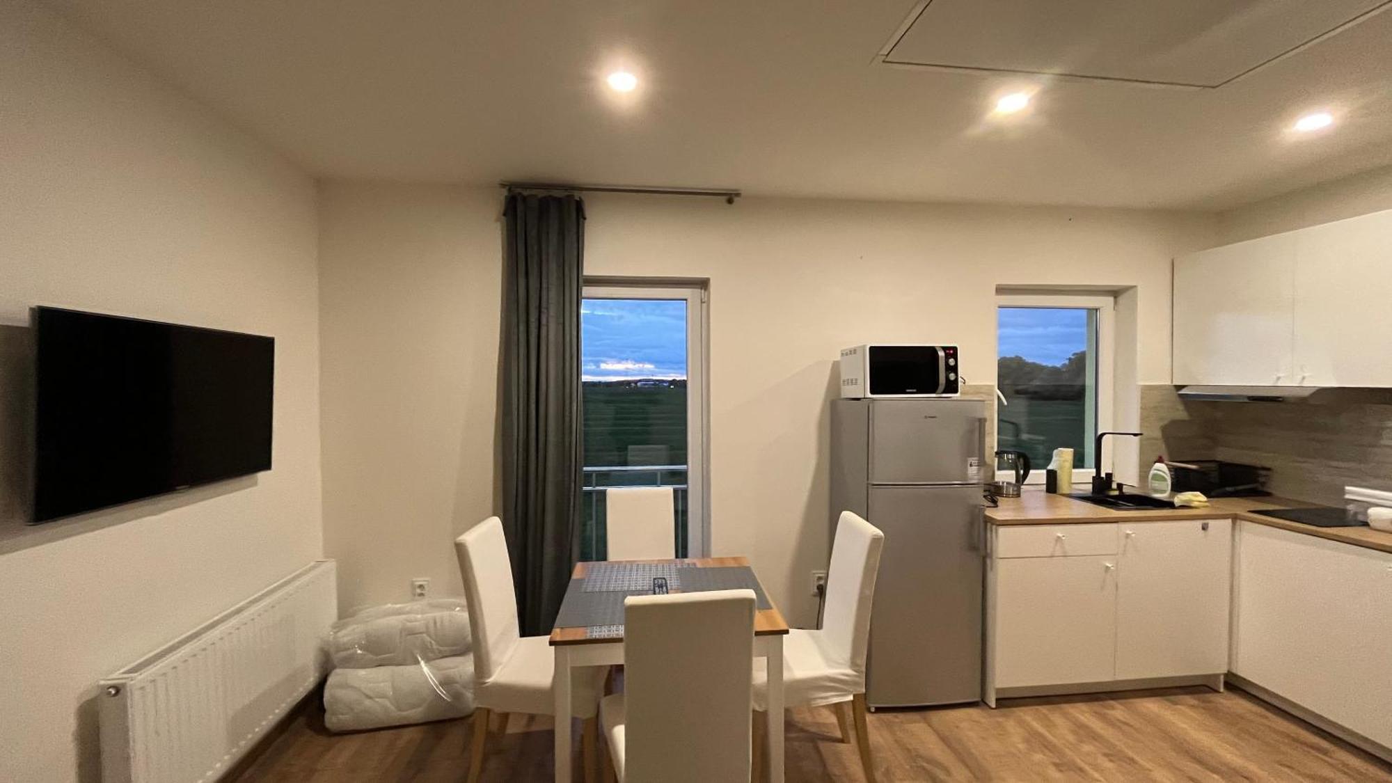 Apartment Golden Prague 78 Vestec  Bagian luar foto
